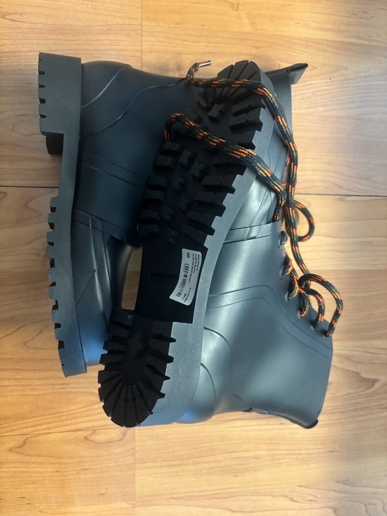 SCHUTZ Black Lace-Up Platform Combat Boot with Orange-Accent Laces - Picture 3 of 3